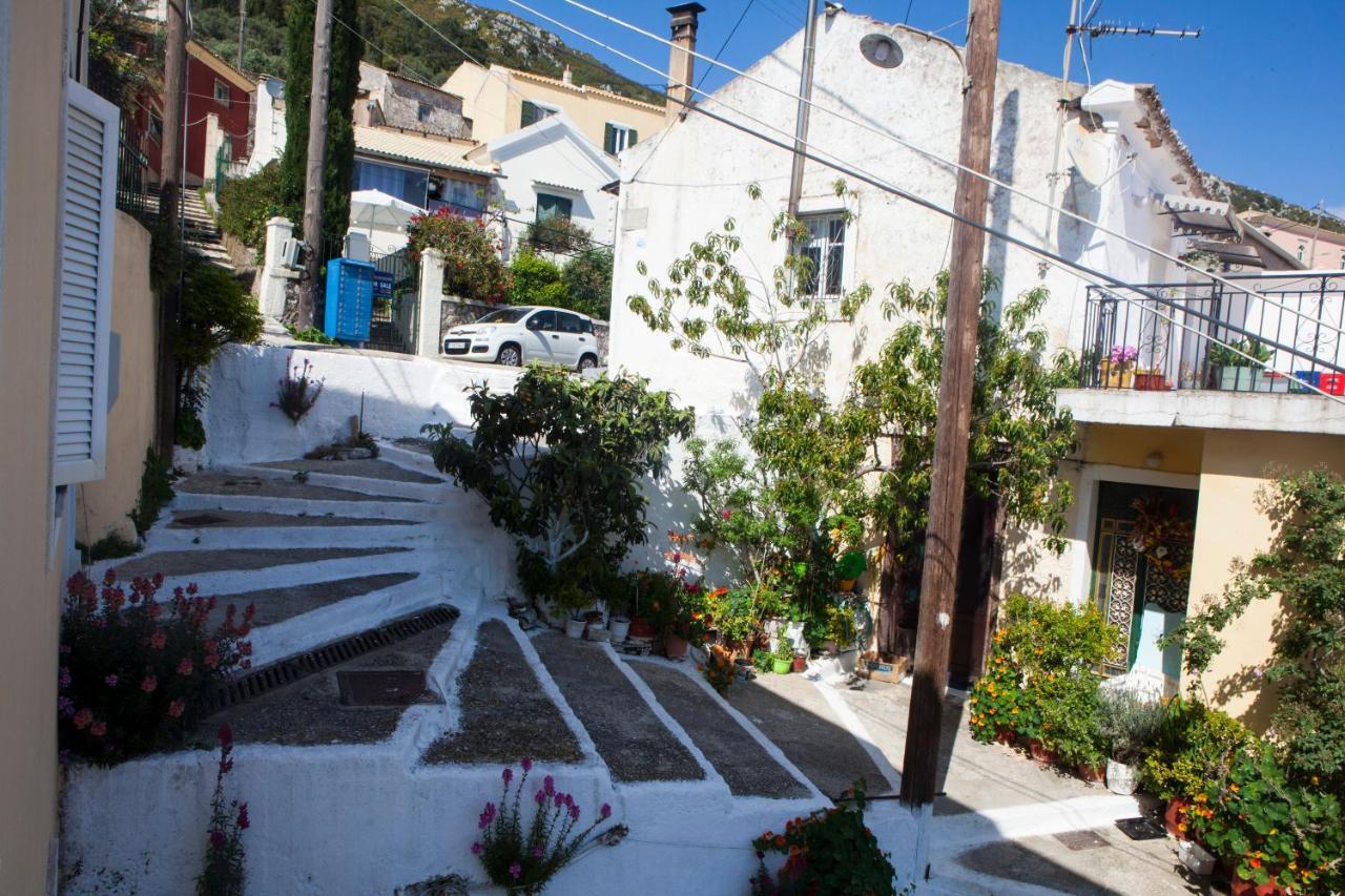 Villa Family House In Lakones Paleokastritsa Exterior foto